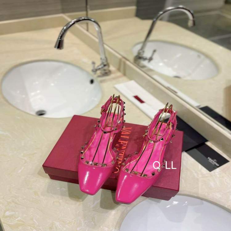 Picture of Valentino Shoes _SKUValentinosz35-40LL070320332